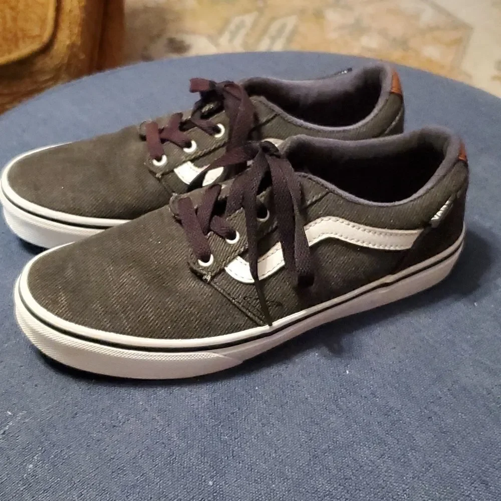 VANS GREY DENIM LOW TOP SKATEBOARDING‎ SHOES & TEE Y SZ 5, women's 6.5